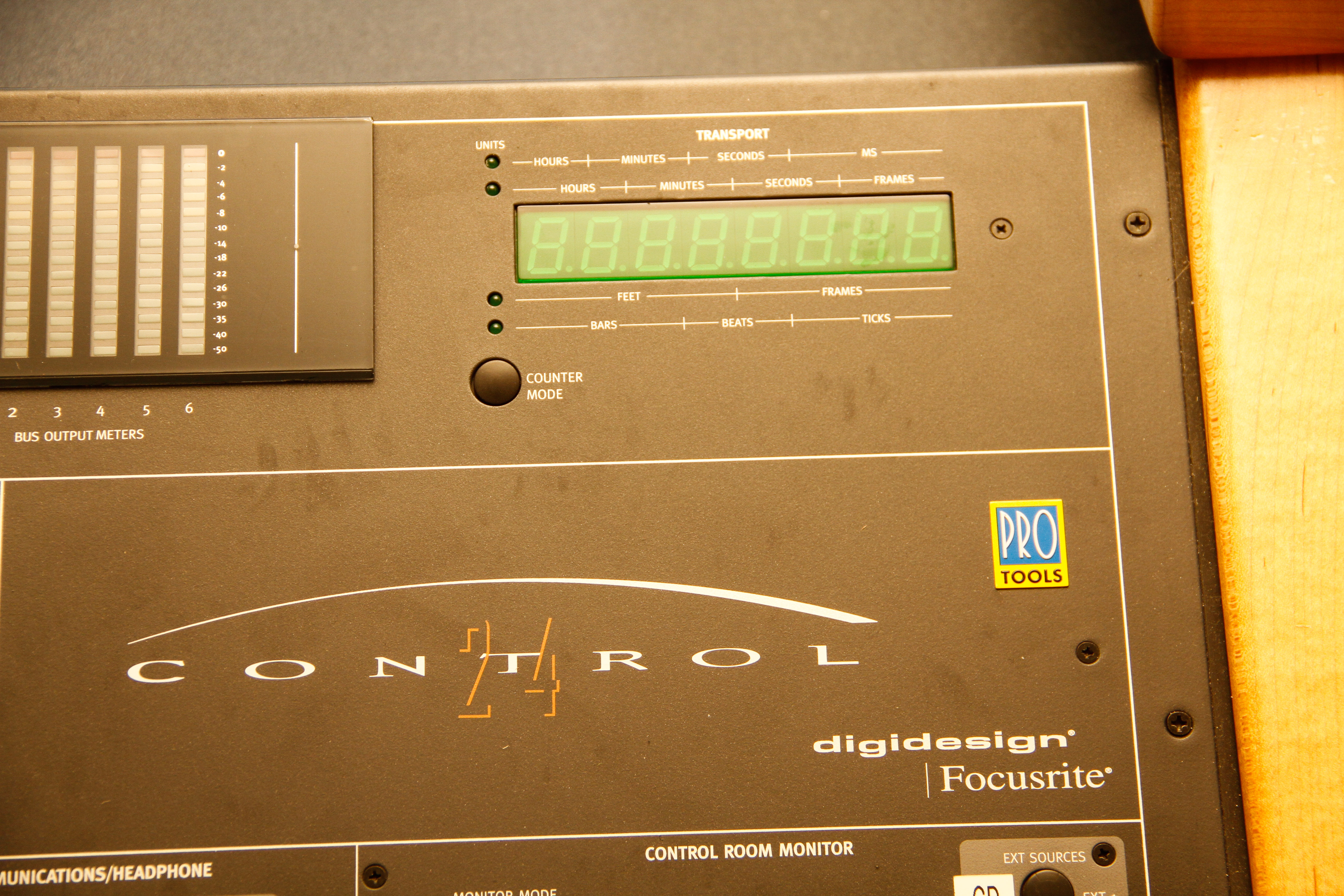 Control 24 Digidesign Focusrite Mixer and Workstation