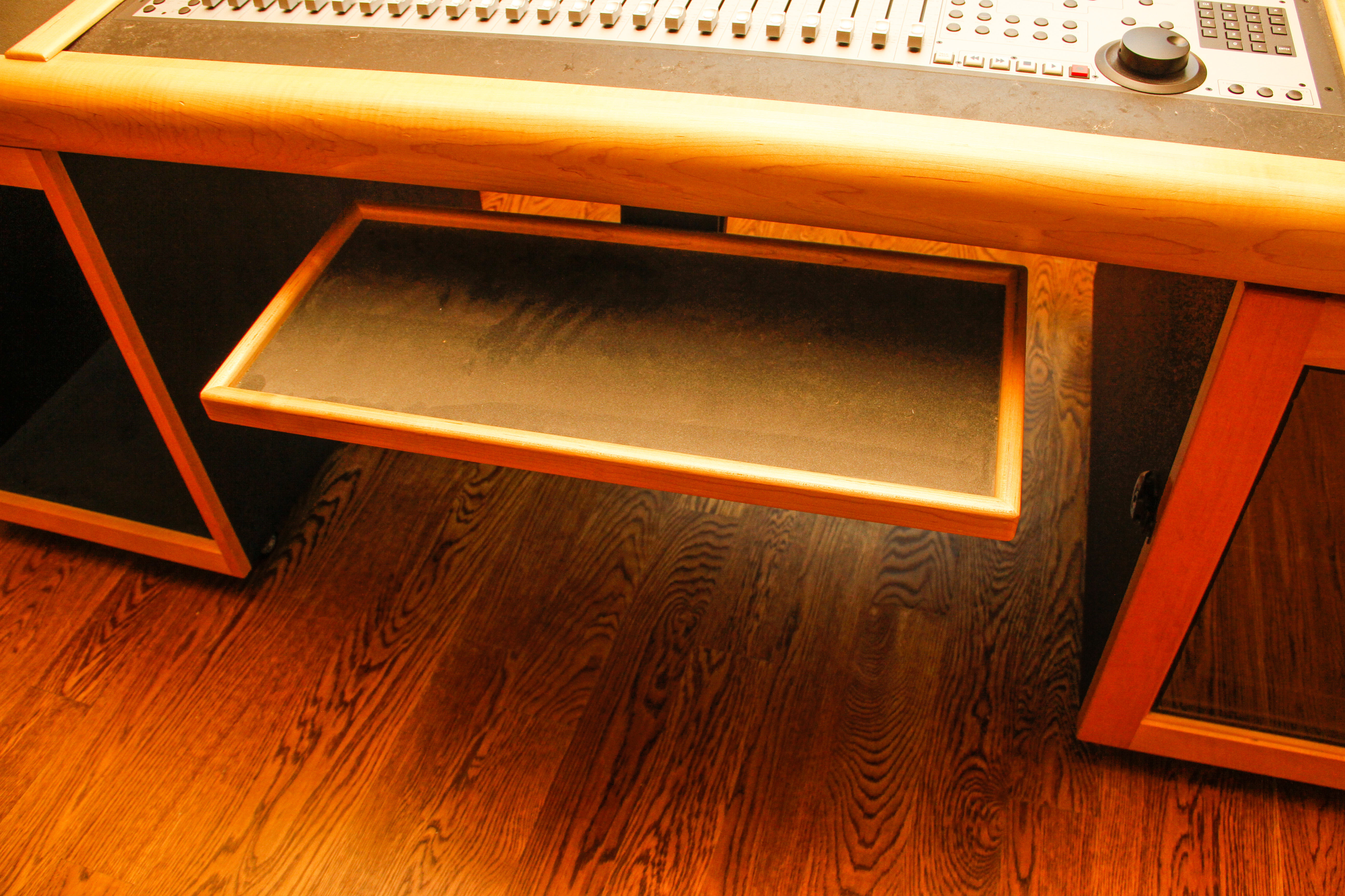 Control 24 Digidesign Focusrite Mixer and Workstation