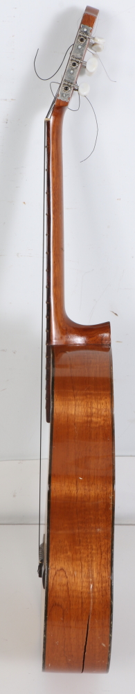 La Casa de Las Guitarras Classical Style Acoustic Guitar and Case