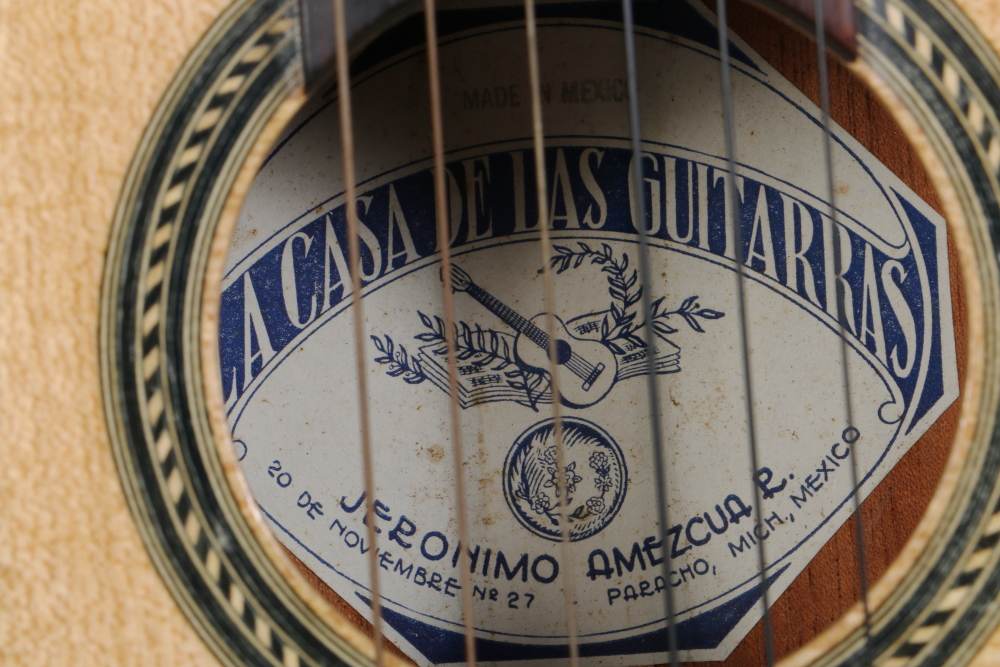 La Casa de Las Guitarras Classical Style Acoustic Guitar and Case