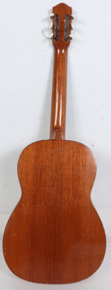 La Casa de Las Guitarras Classical Style Acoustic Guitar and Case