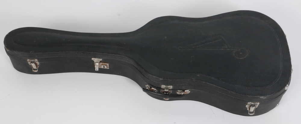 La Casa de Las Guitarras Classical Style Acoustic Guitar and Case