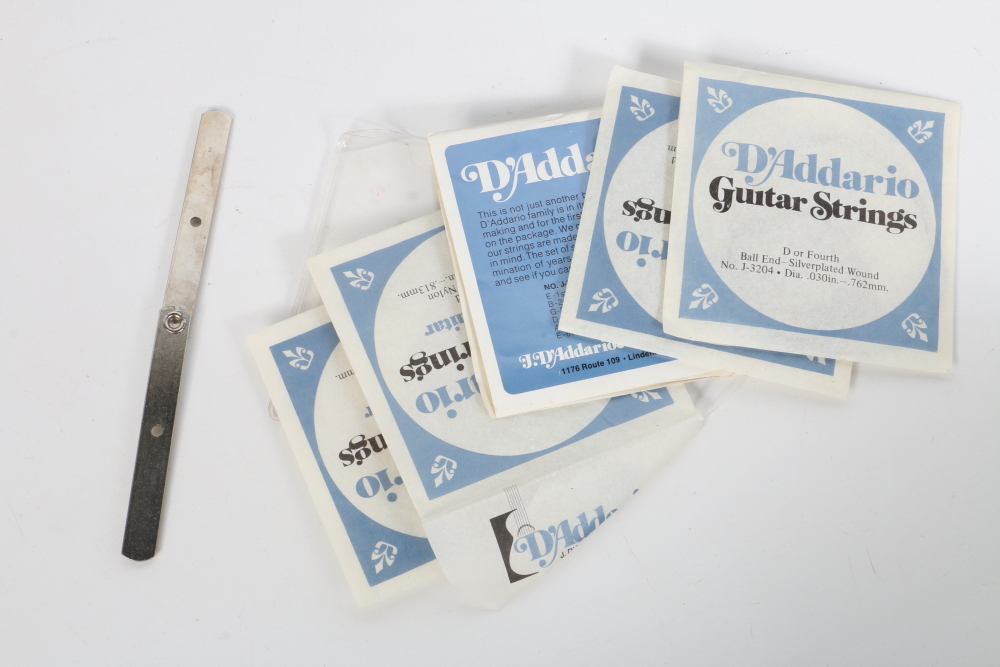 La Casa de Las Guitarras Classical Style Acoustic Guitar and Case