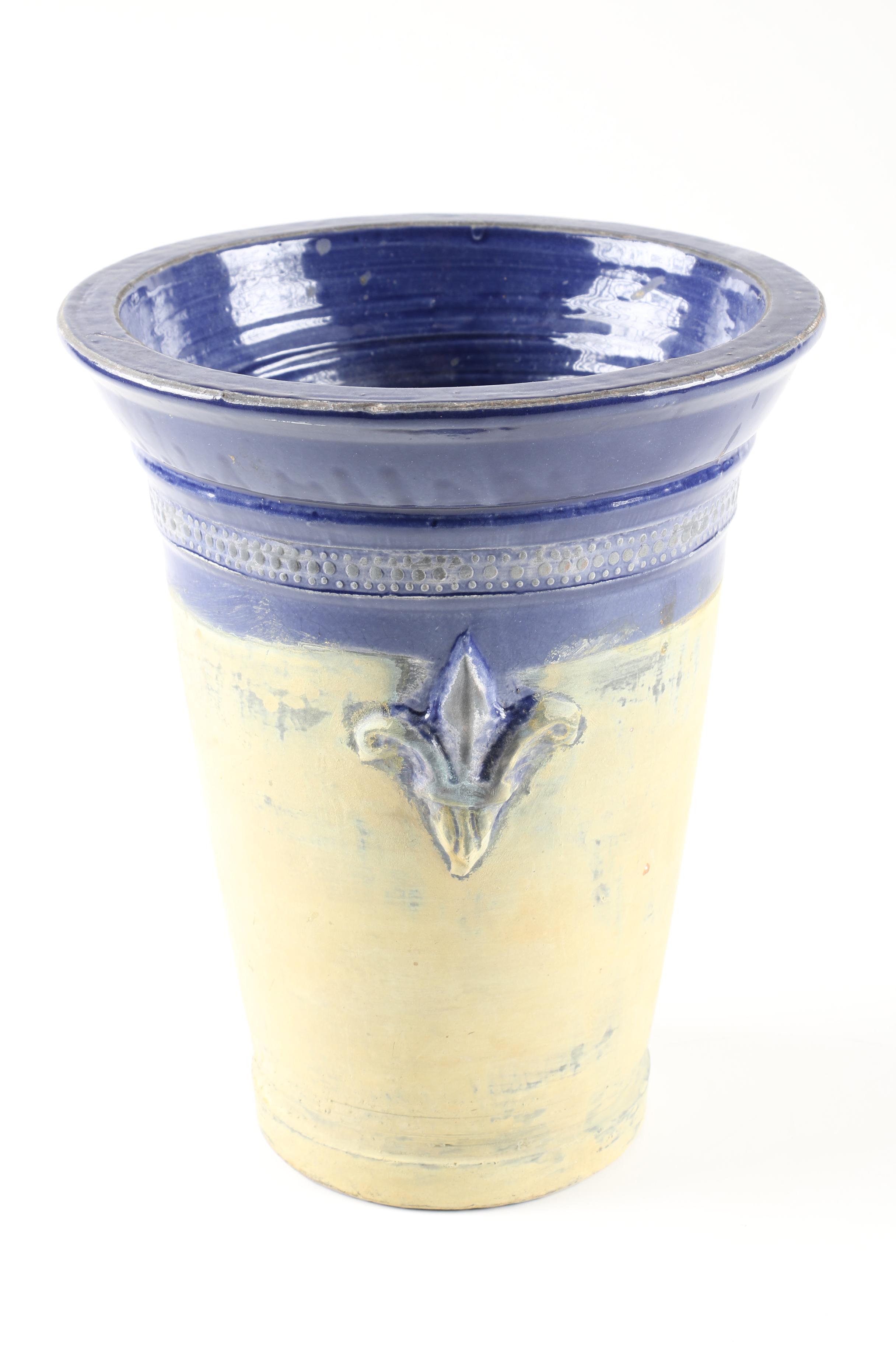 Terra Cotta Fleur De Lis Pattern Planter