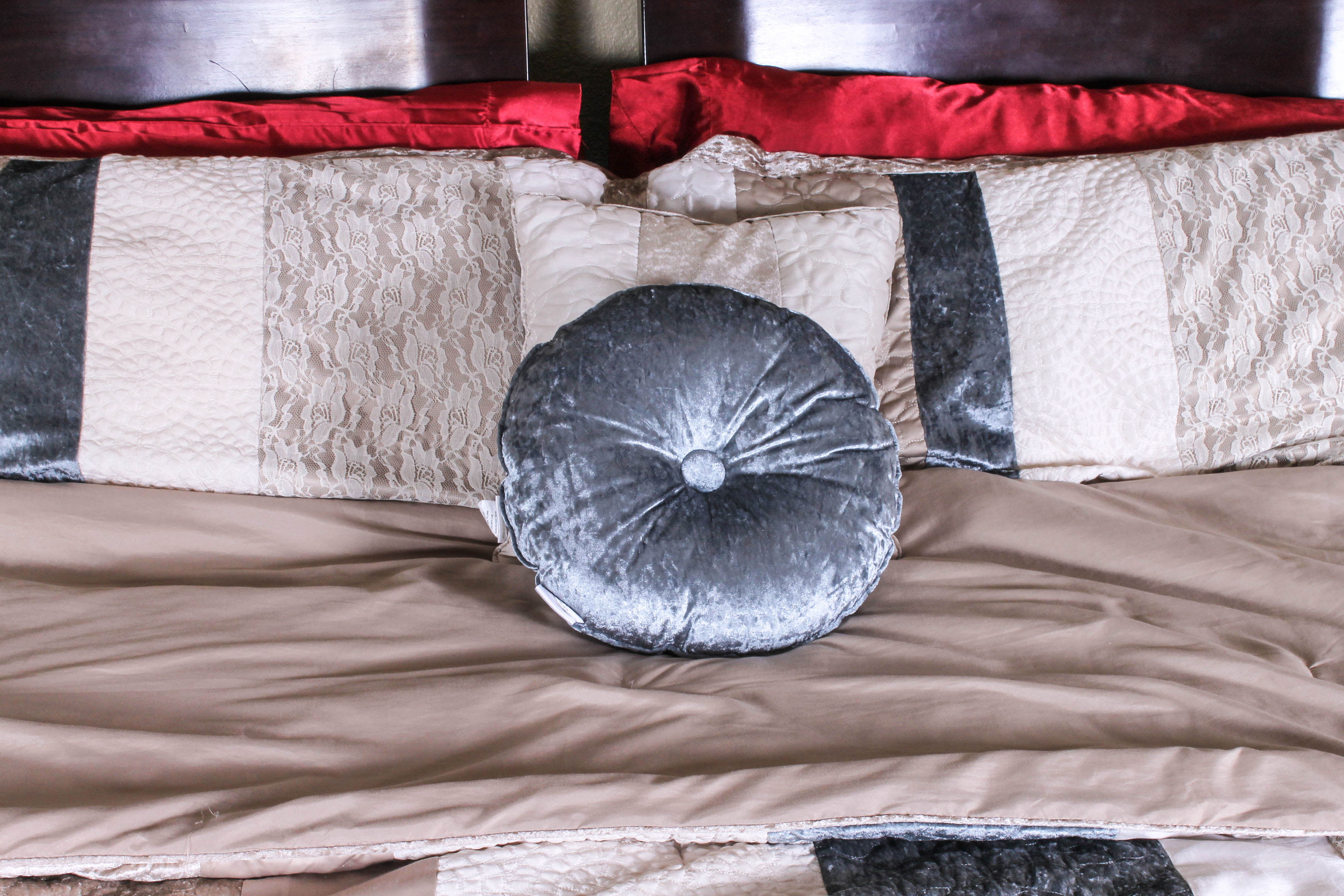 King Size Contemporary Bed Frame with Bedding