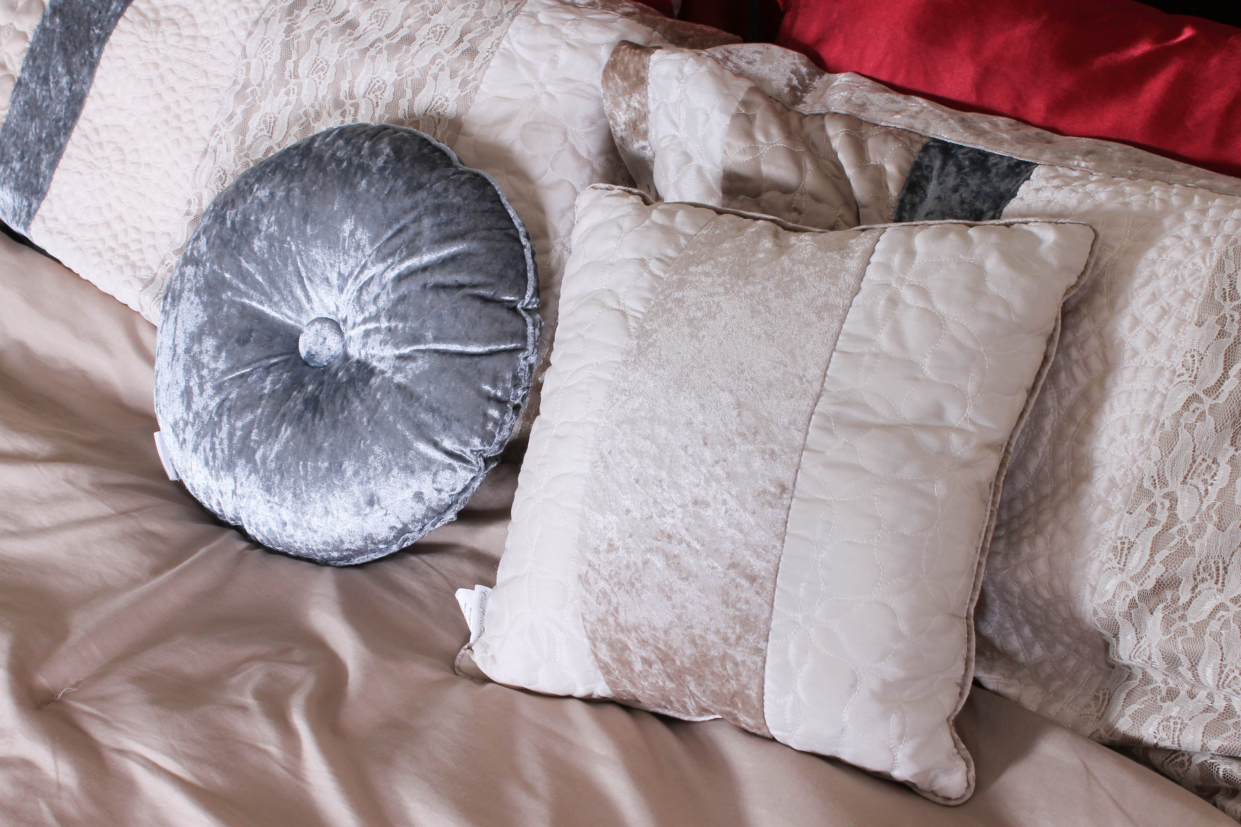 King Size Contemporary Bed Frame with Bedding