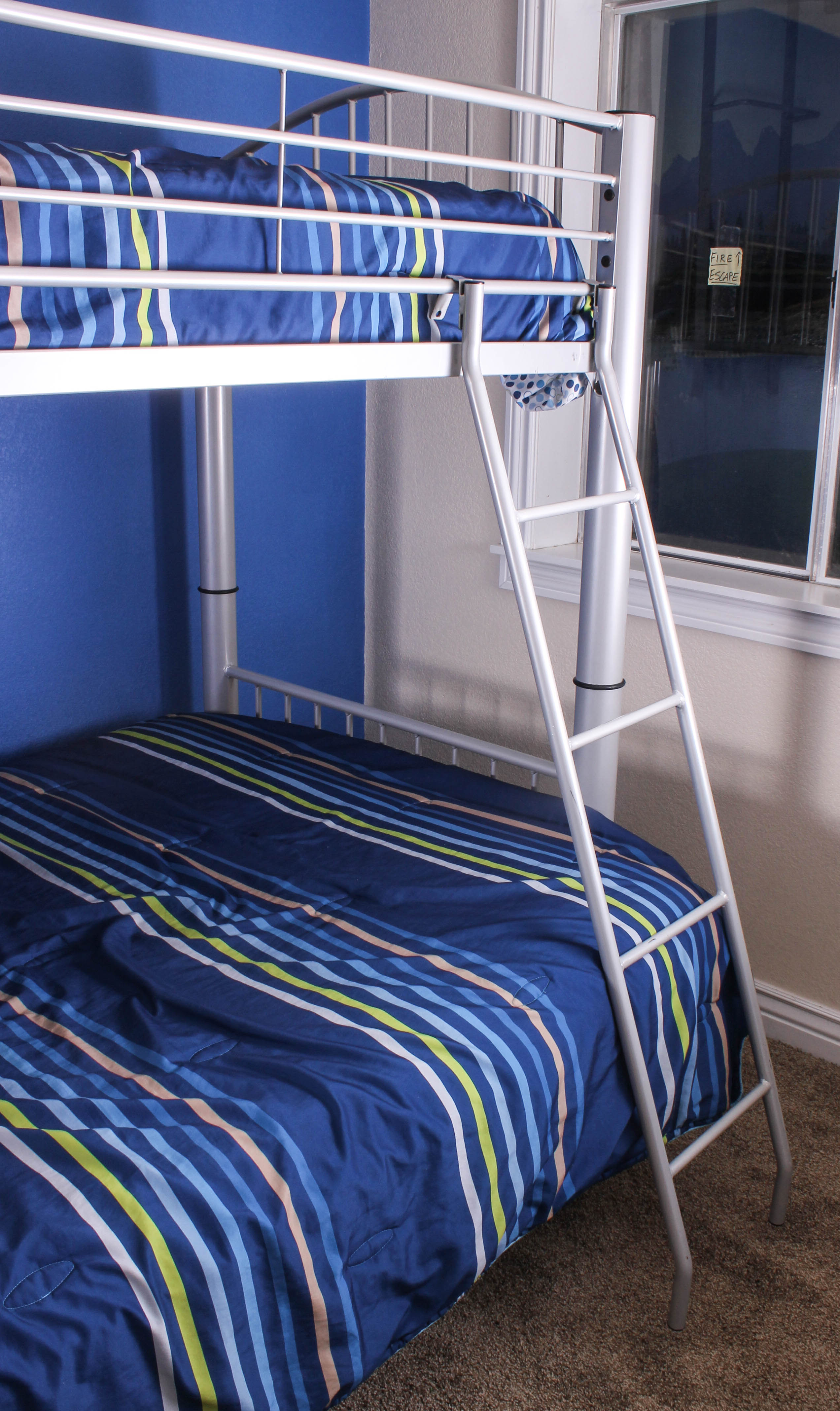 Metal Frame Bunk Beds with Bedding