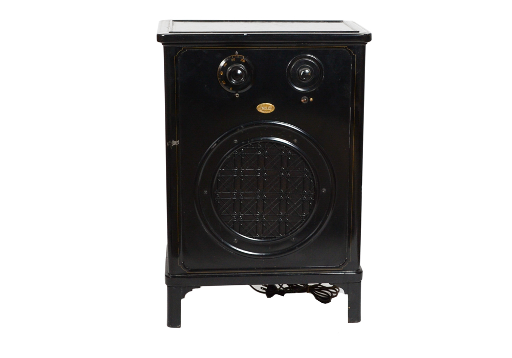 Vintage Steel Atwater Kent Radio