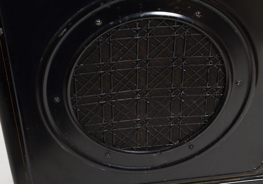 Vintage Steel Atwater Kent Radio