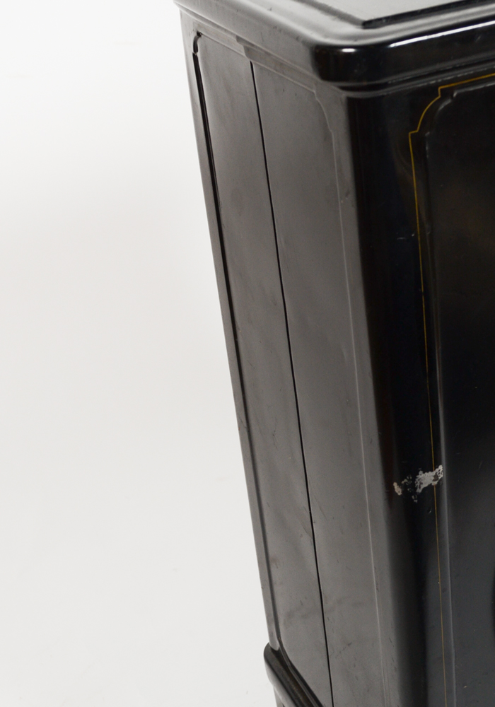 Vintage Steel Atwater Kent Radio