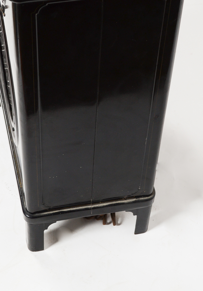 Vintage Steel Atwater Kent Radio