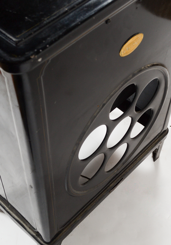 Vintage Steel Atwater Kent Radio