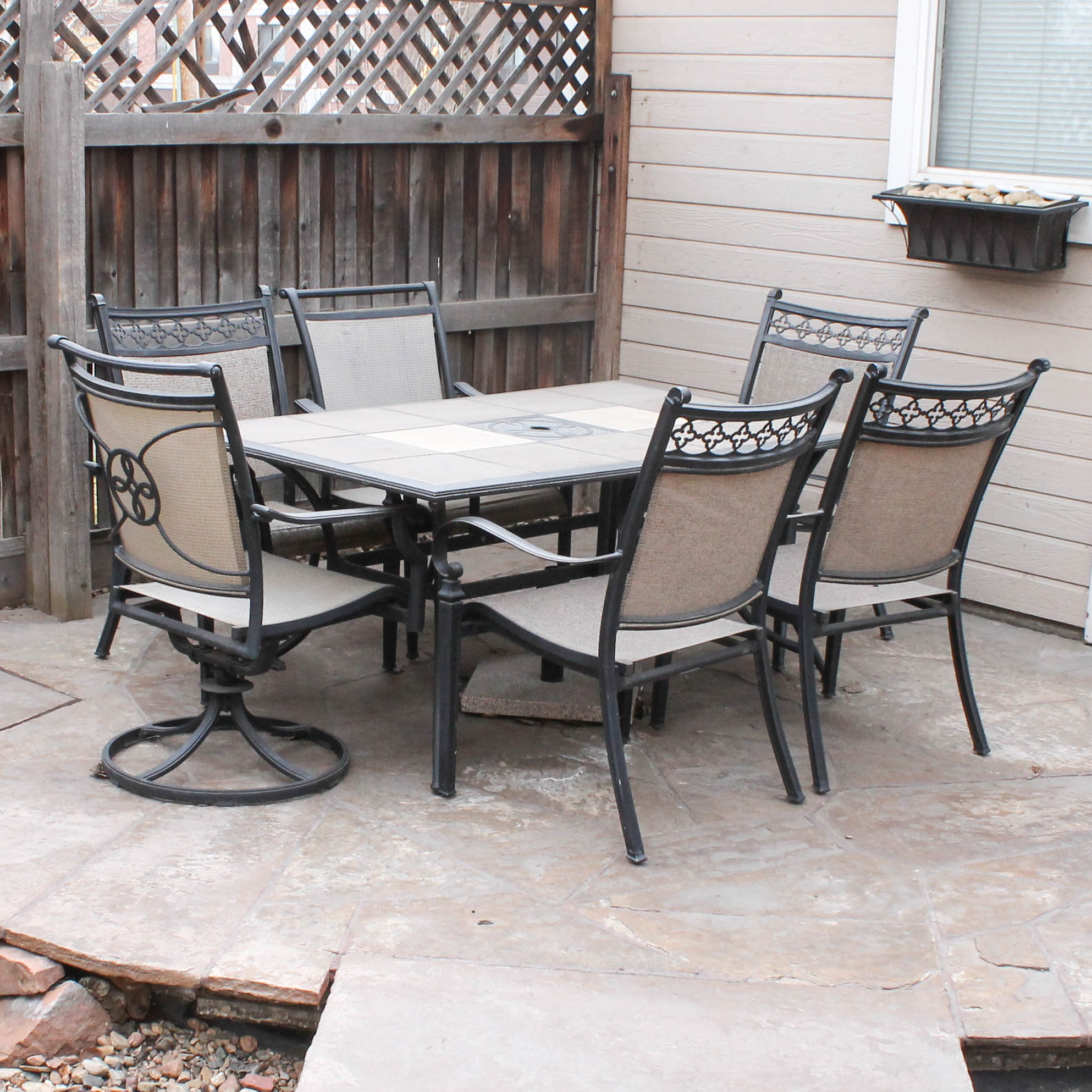 Outdoor Patio Dining Set with Umbrella