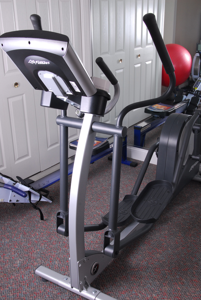 Life Fitness Elliptical Cross-Trainer