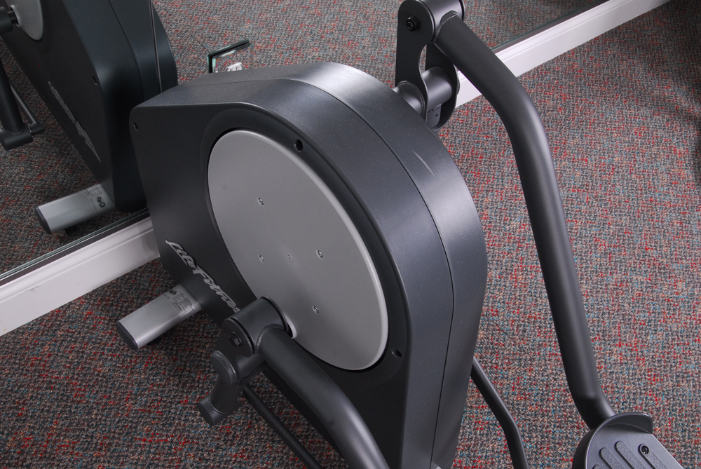 Life Fitness Elliptical Cross-Trainer