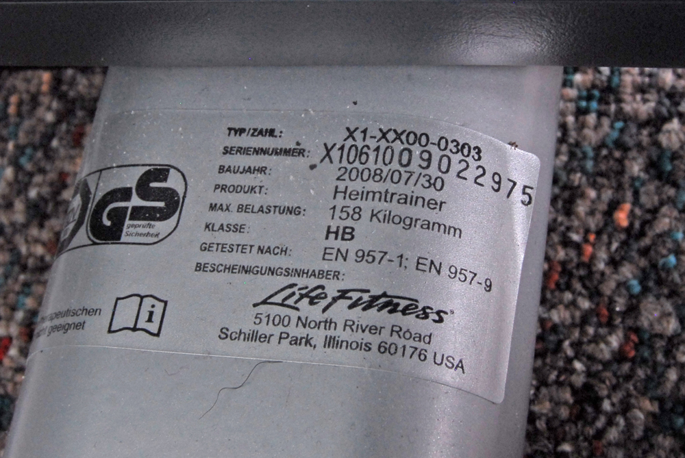 Life Fitness Elliptical Cross-Trainer