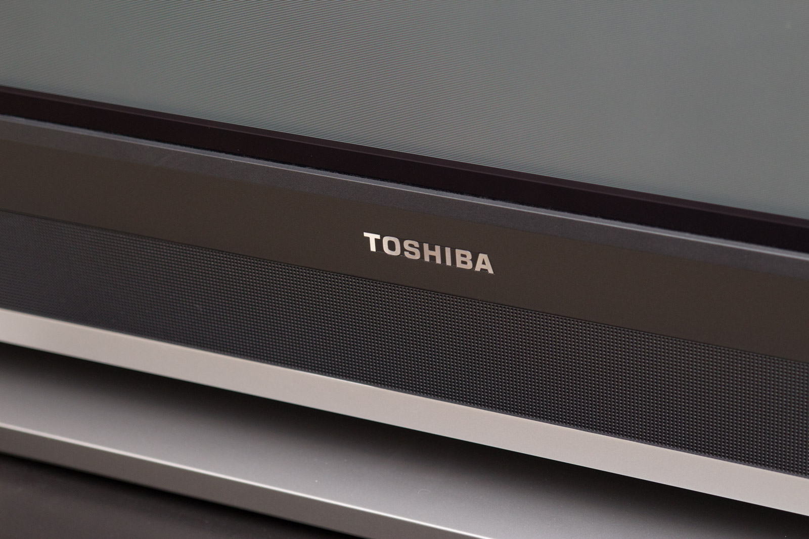 Toshiba 50HP66 50" Plasma HDTV and Mount