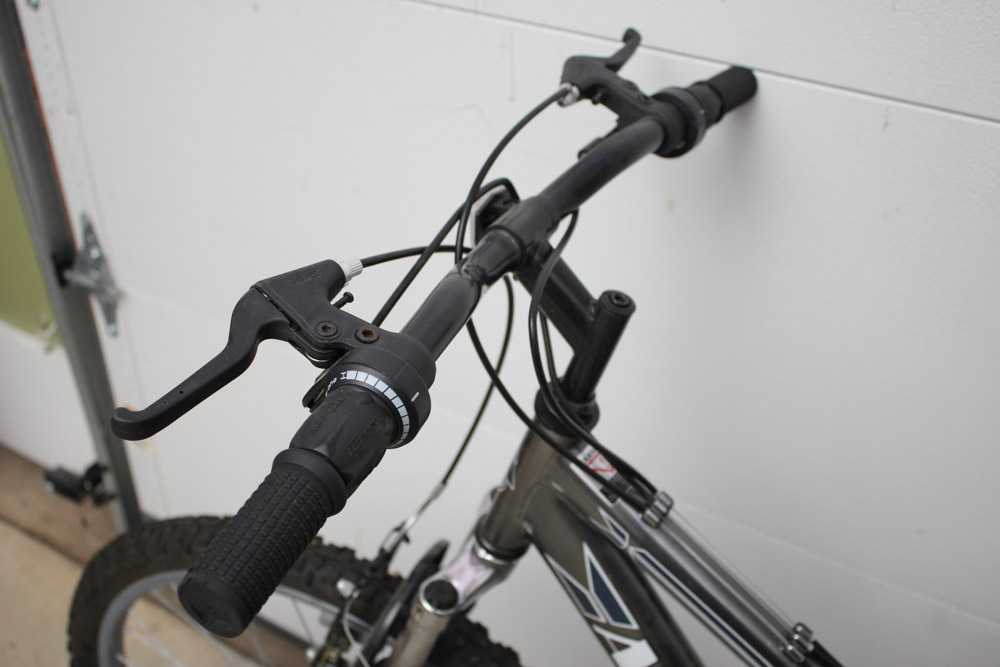 Boys' Avigo Atlas Mountain Bike