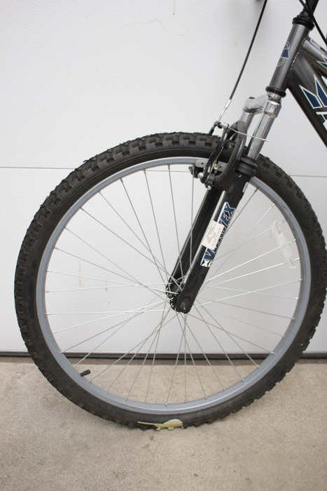 Boys' Avigo Atlas Mountain Bike