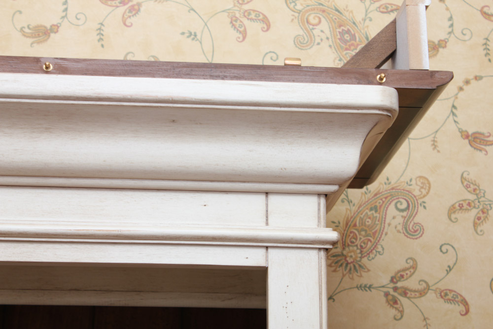 Havertys Southport Lighted Kitchen Hutch