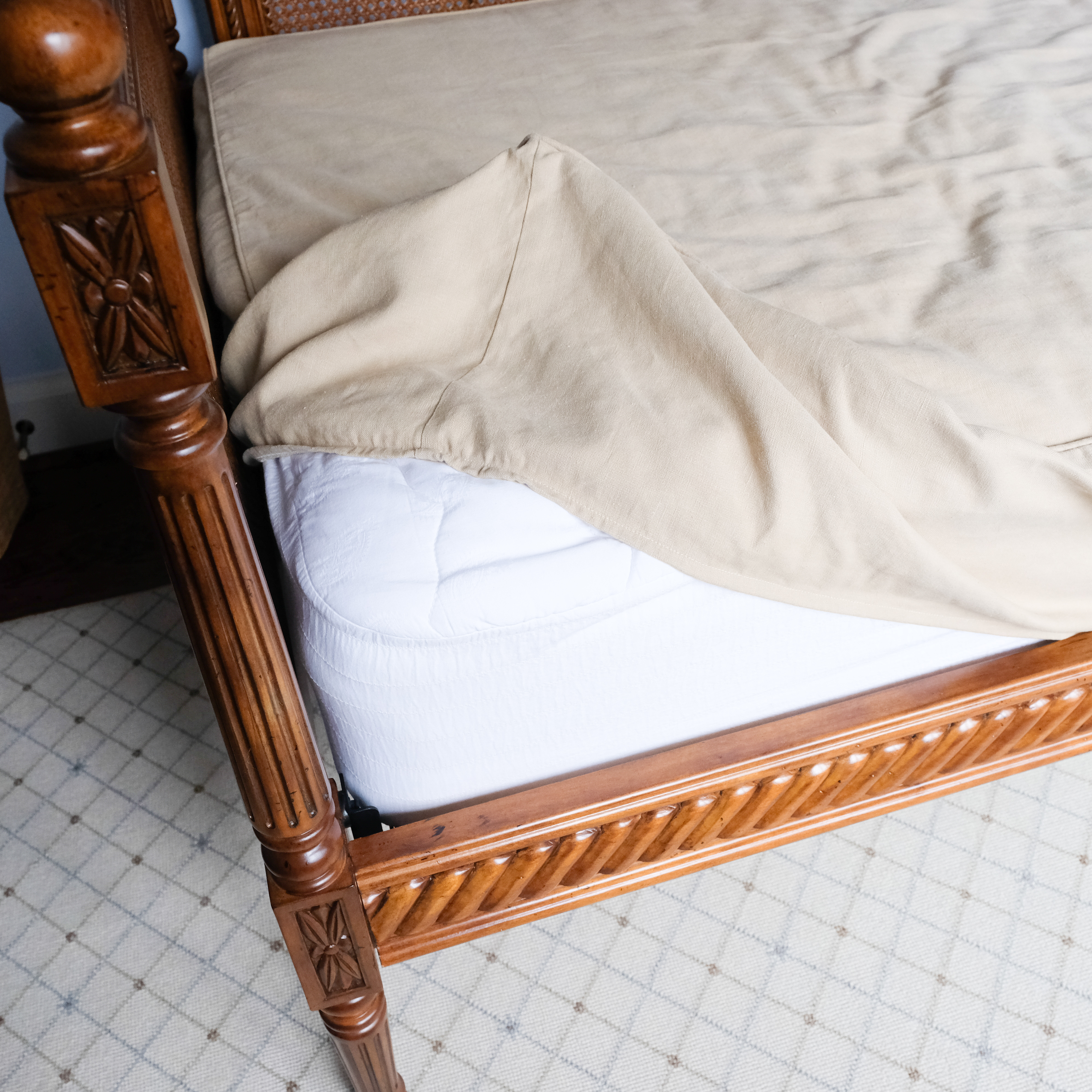 Carved Fluted Post and Caned Daybed