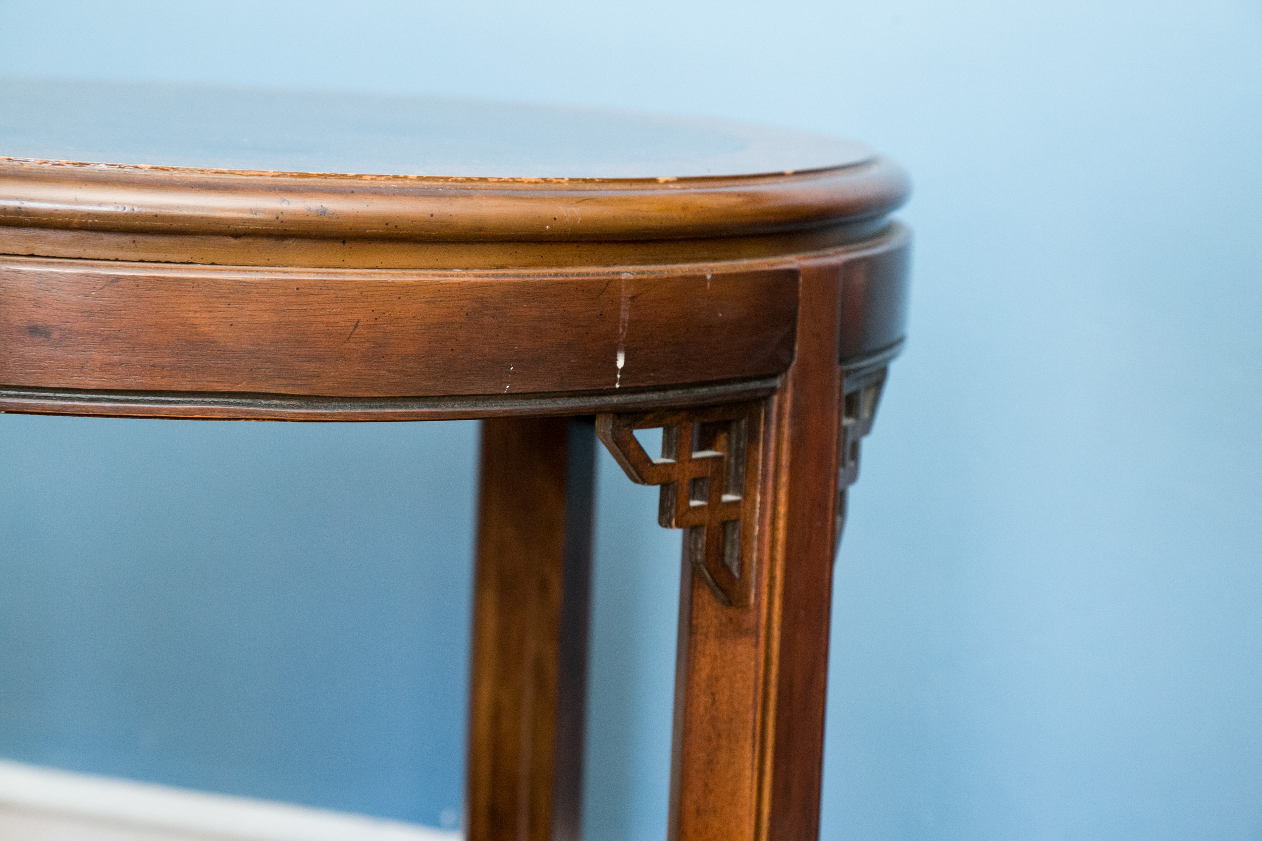 Drexel Chinese Chippendale Style Round End Table with Fretwork Brackets