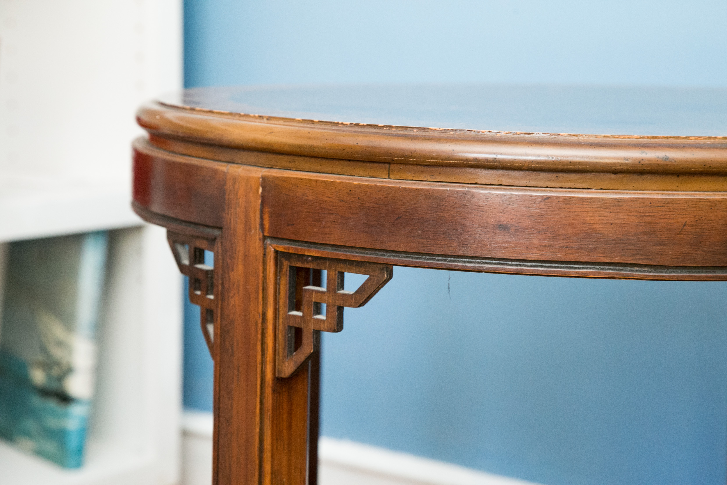 Drexel Chinese Chippendale Style Round End Table with Fretwork Brackets