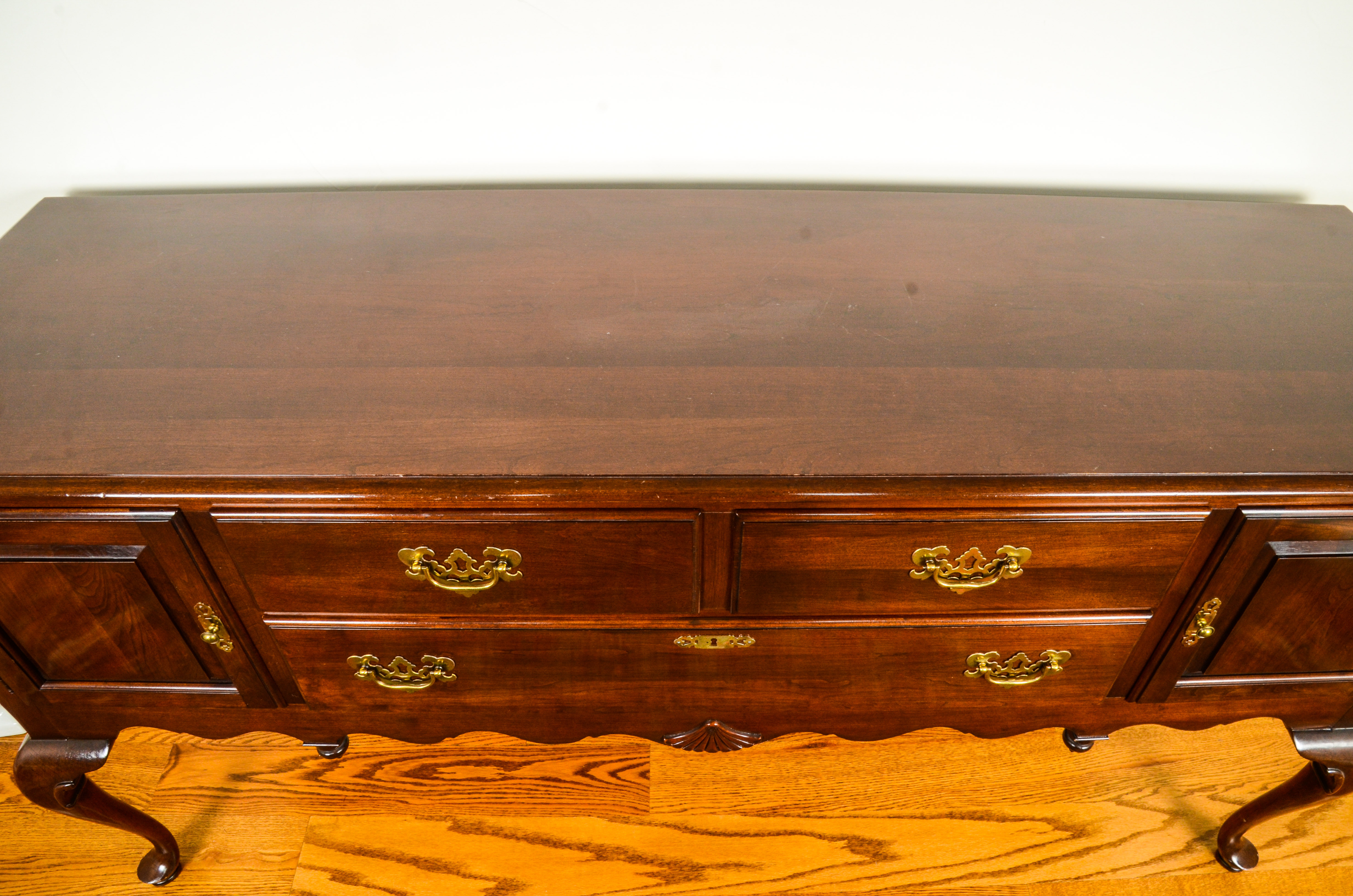 Traditional Style Ethan Allen Buffet Table