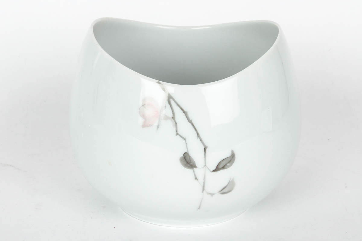 Continental China in the "Quince" Pattern