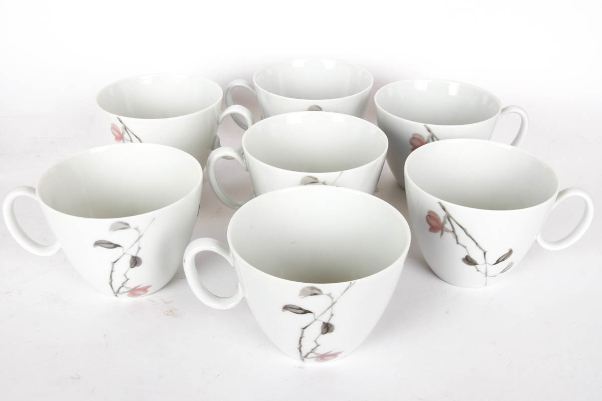 Continental China in the "Quince" Pattern