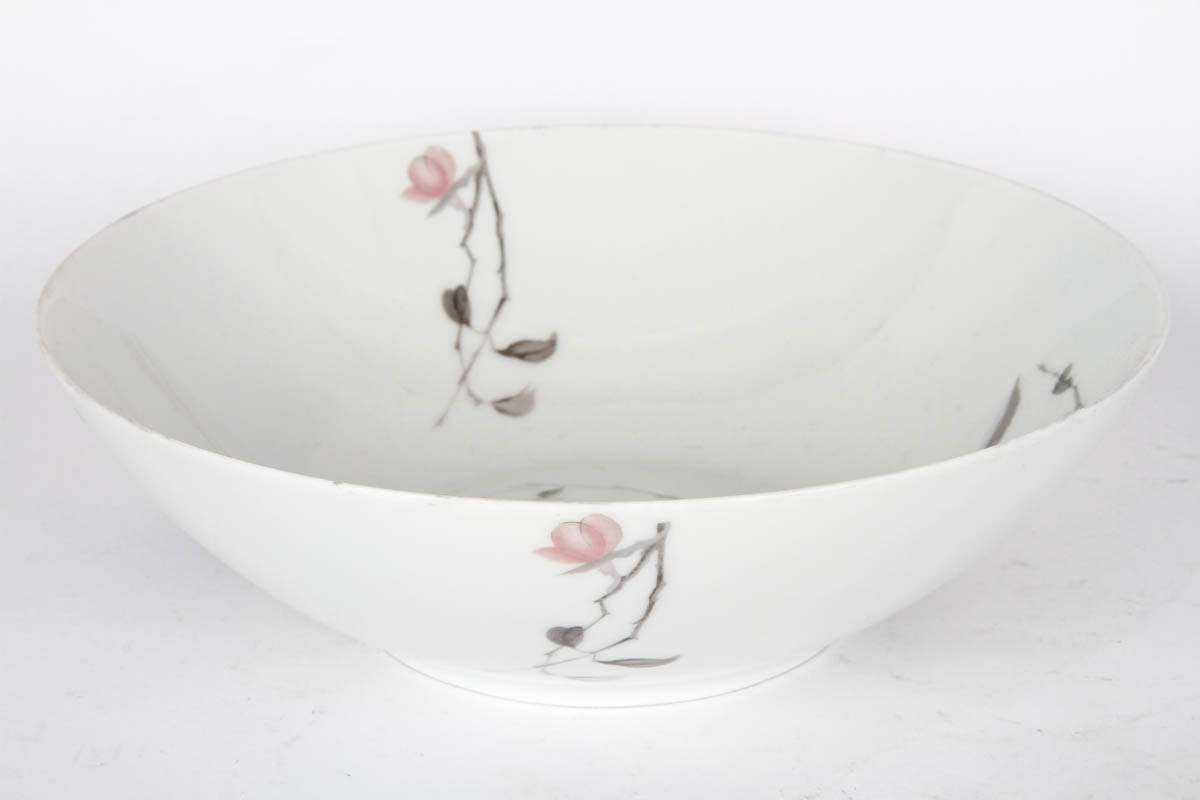 Continental China in the "Quince" Pattern