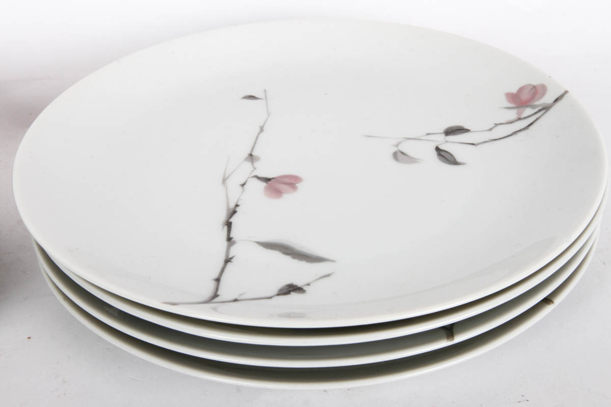 Continental China in the "Quince" Pattern