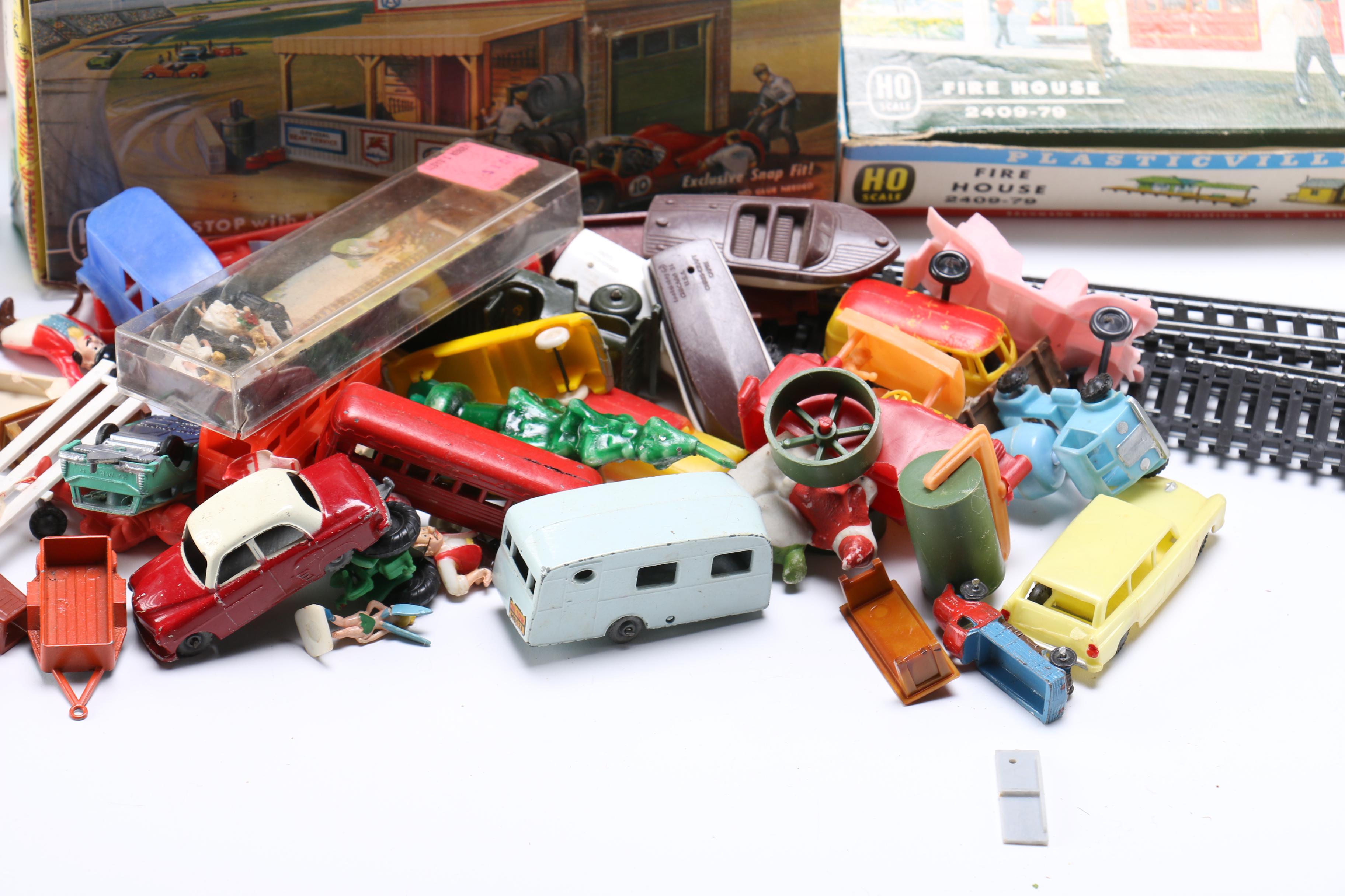 Ho Scale Village House And Train Collection