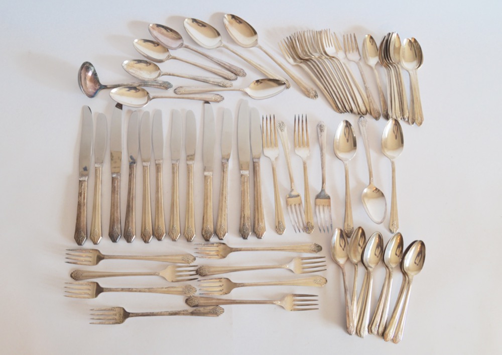 Wm. Rogers "Sectional" Silver Plate Flatware