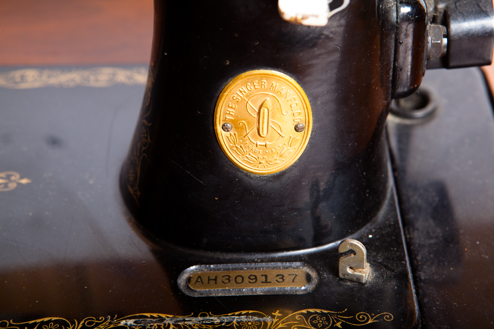 Vintage Singer Sewing Machine Table