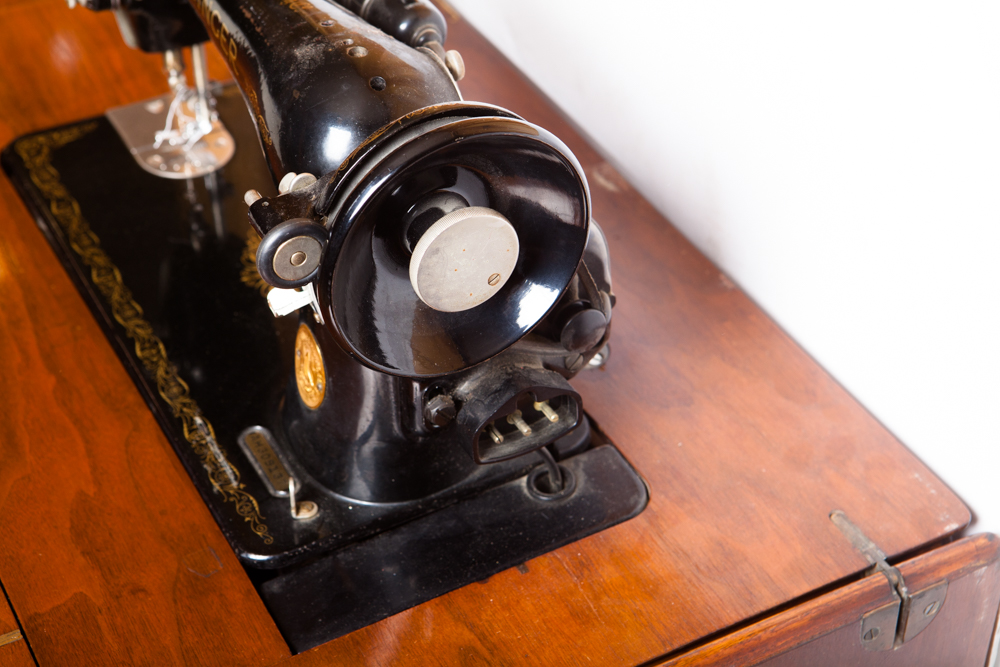 Vintage Singer Sewing Machine Table