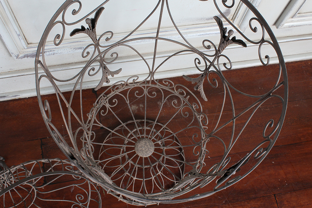 Decorative Wire Urn Basket