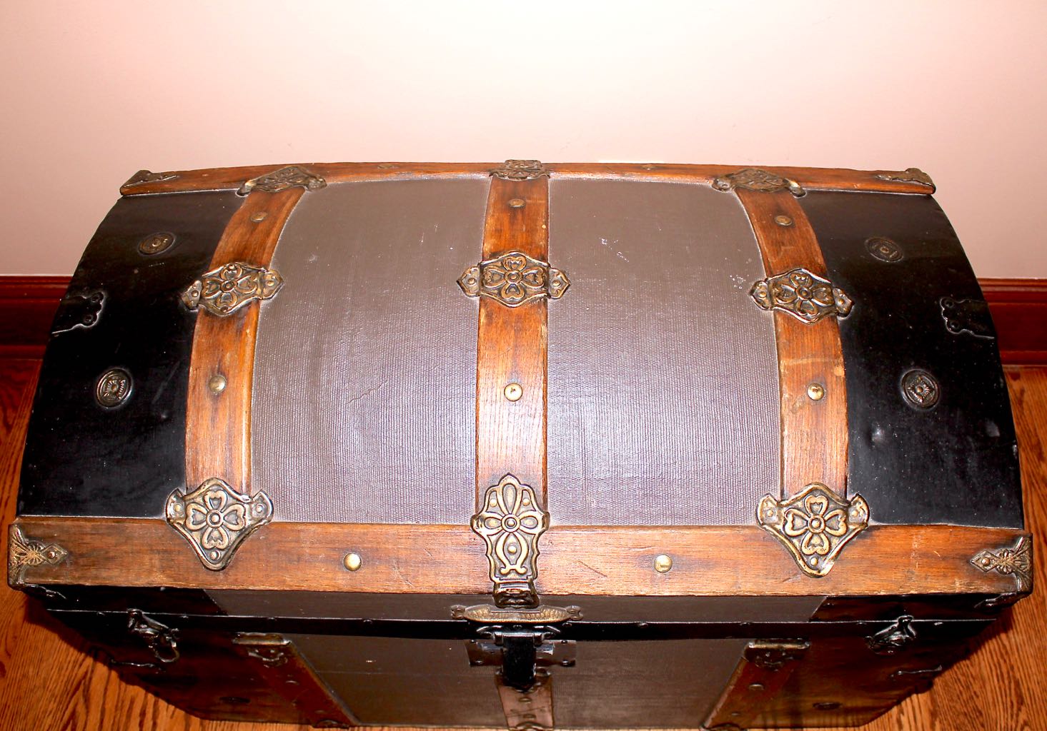 Vintage Barrel Top Trunk