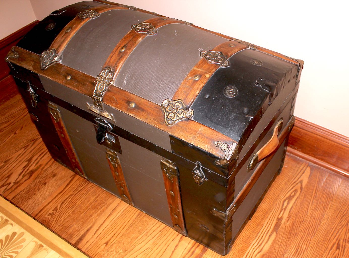 Vintage Barrel Top Trunk