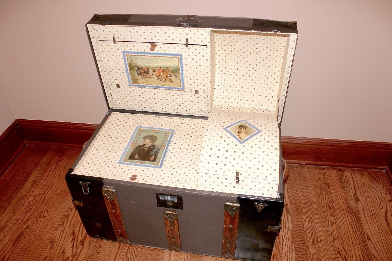 Vintage Barrel Top Trunk