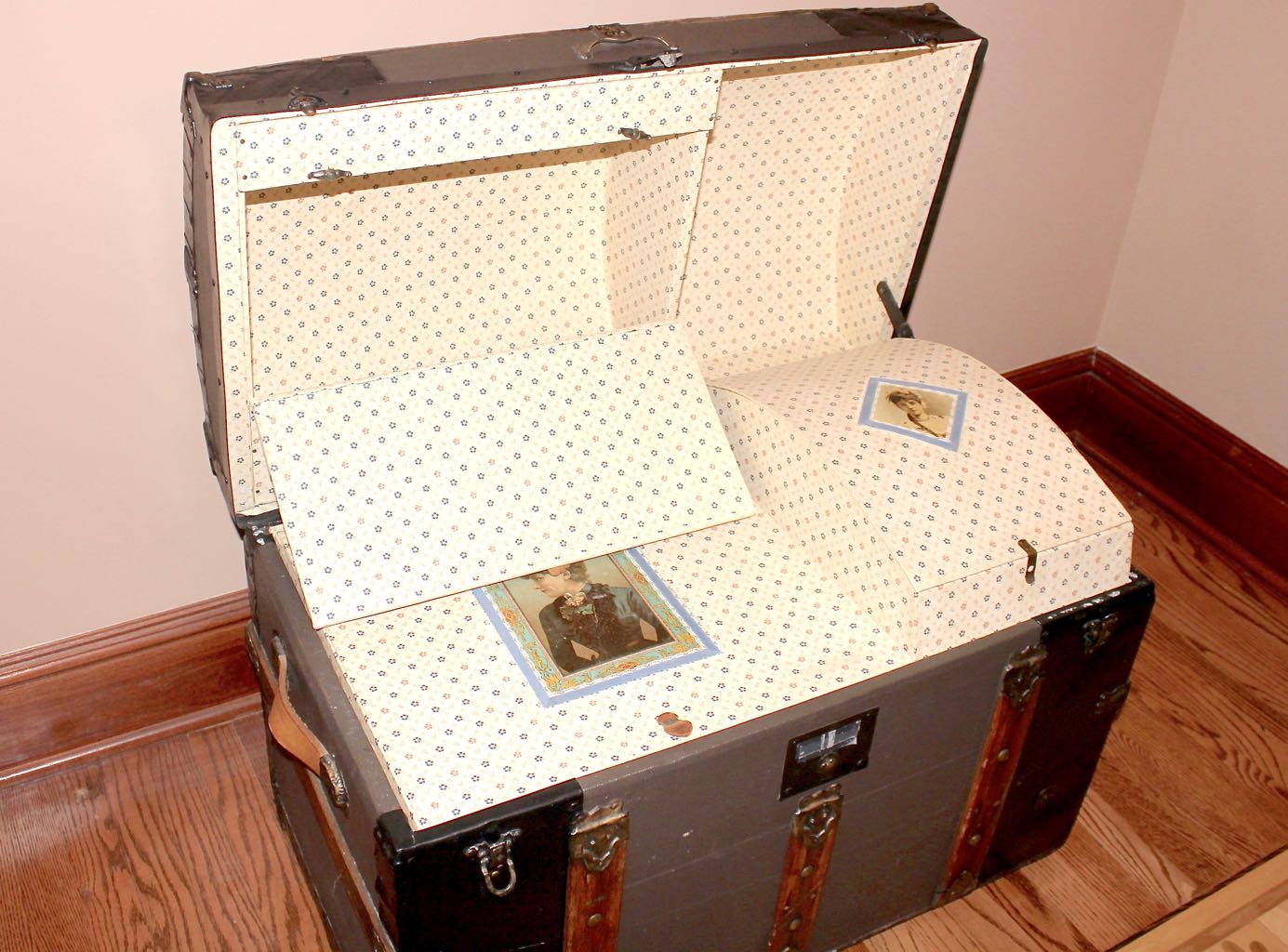 Vintage Barrel Top Trunk