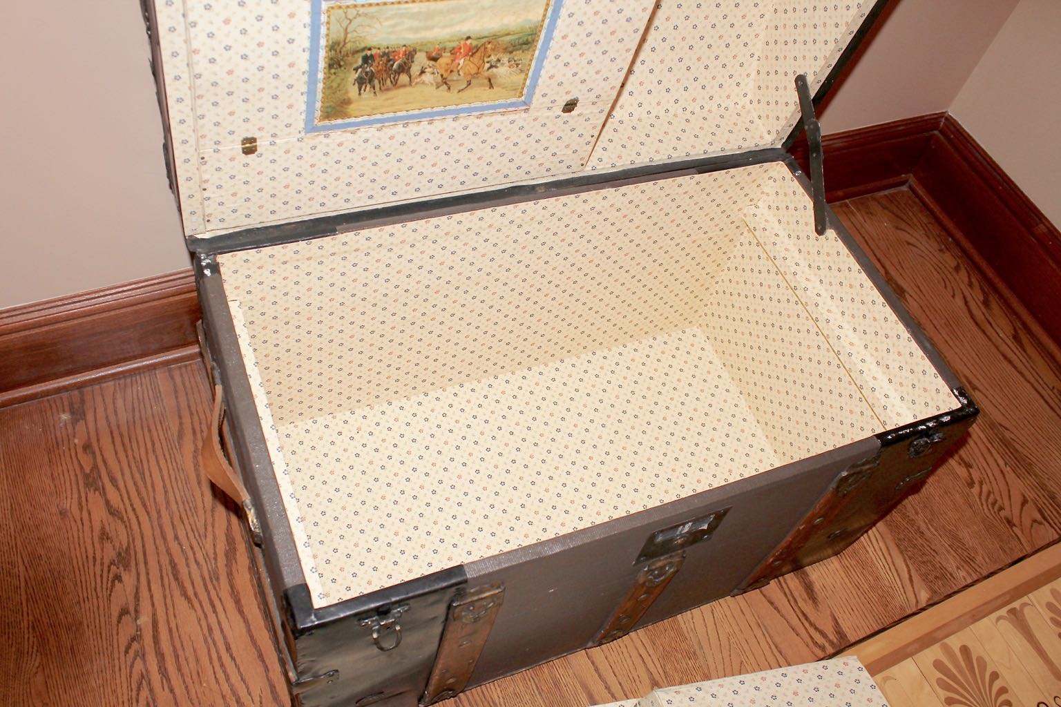 Vintage Barrel Top Trunk