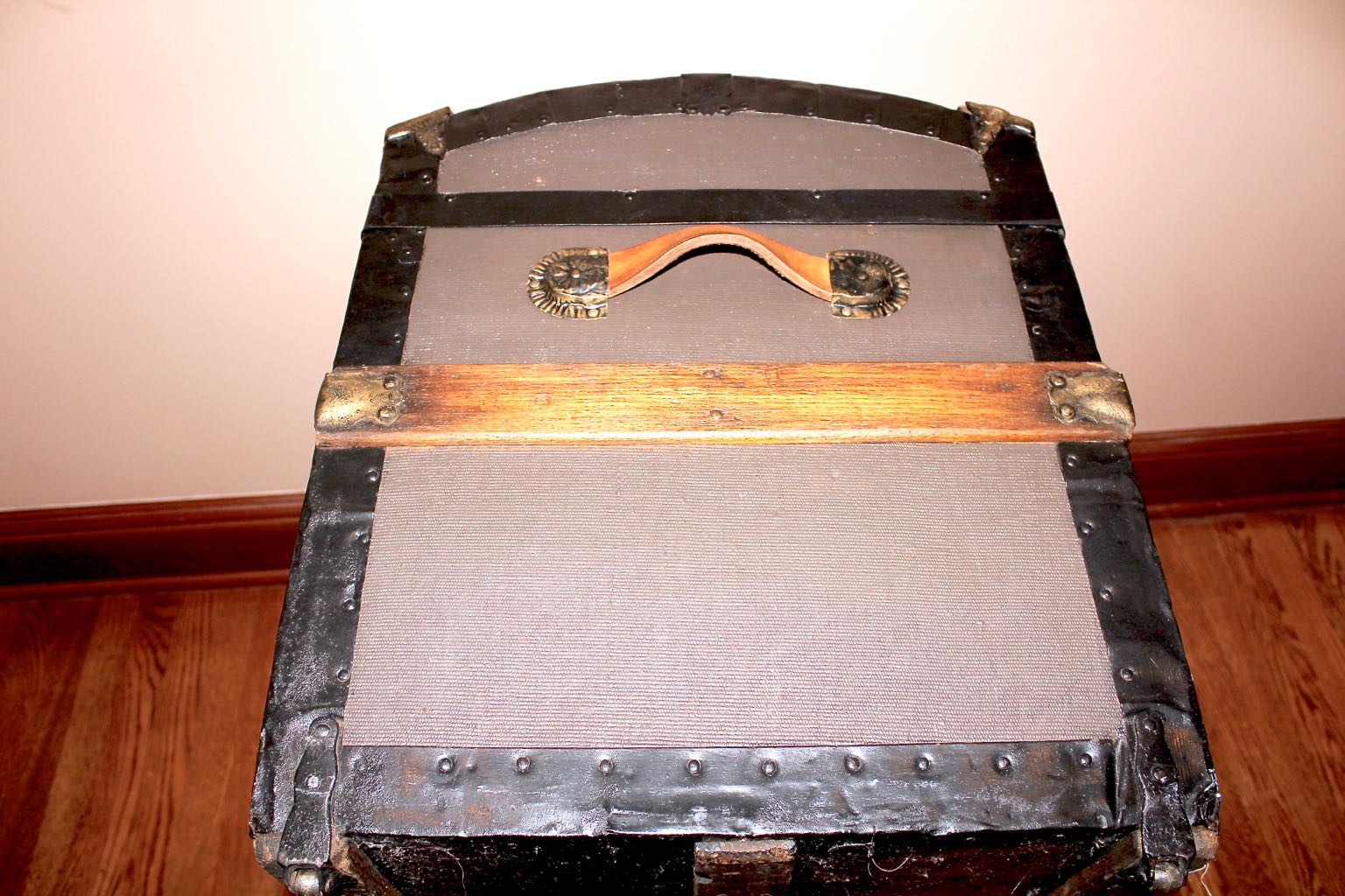 Vintage Barrel Top Trunk