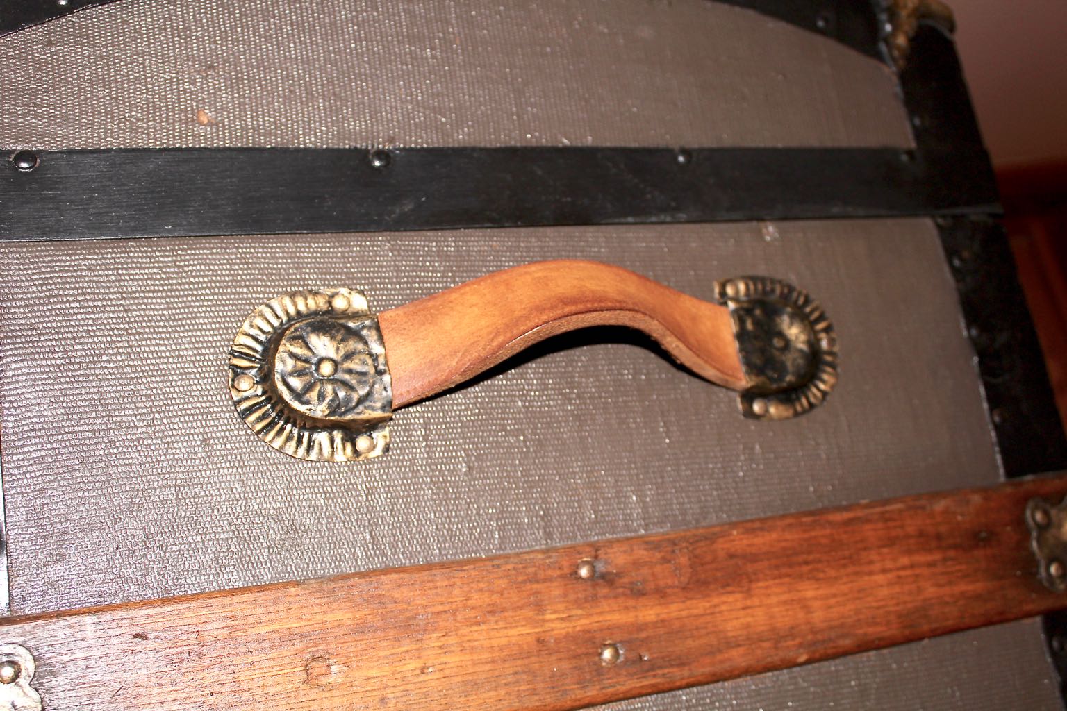 Vintage Barrel Top Trunk