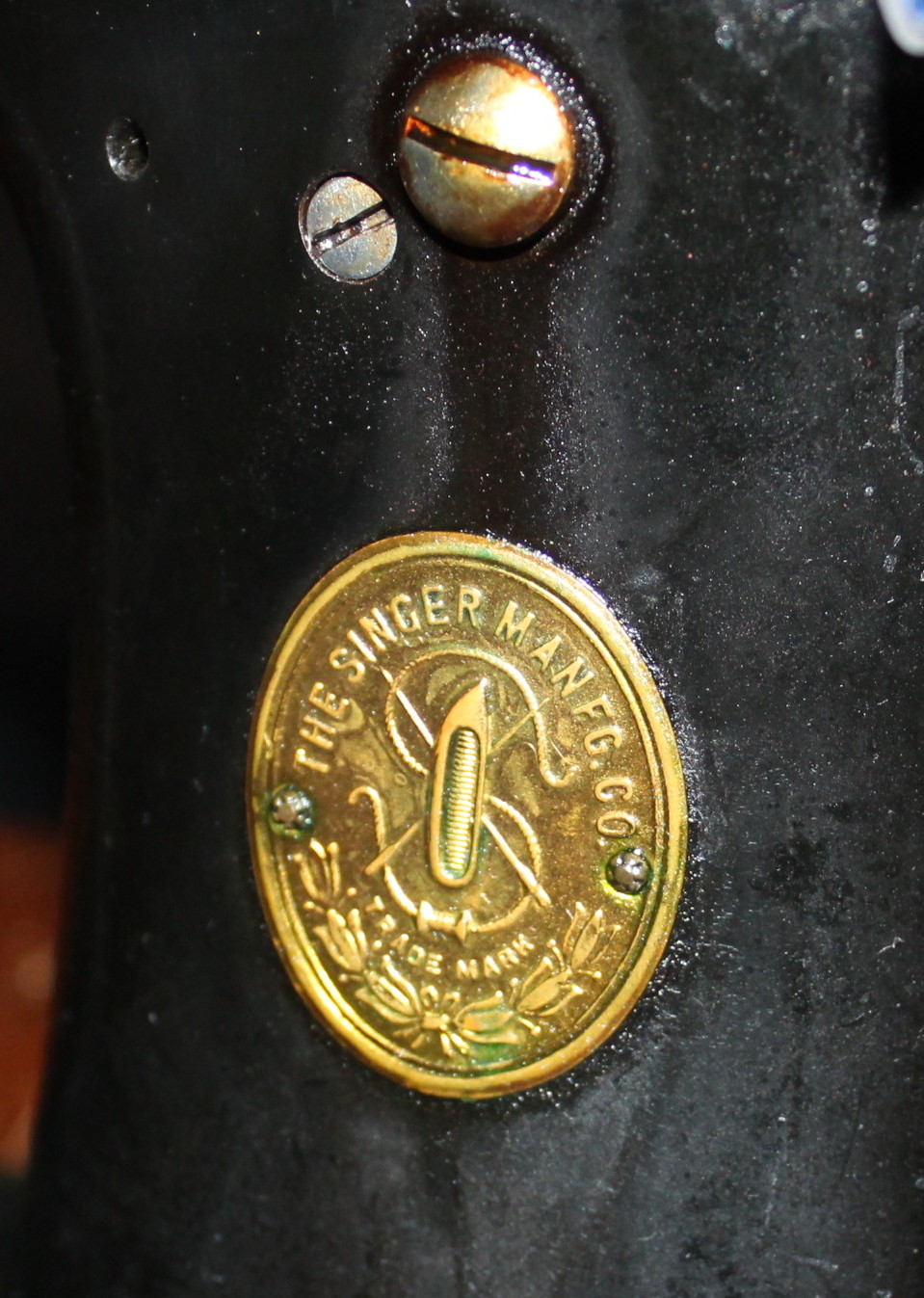 Vintage Electric Singer Sewing Machine and Cabinet