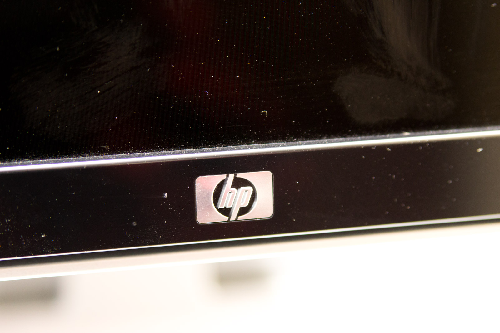 HP 22" Widescreen LCD Monitor and Harman/Kardon Speakers