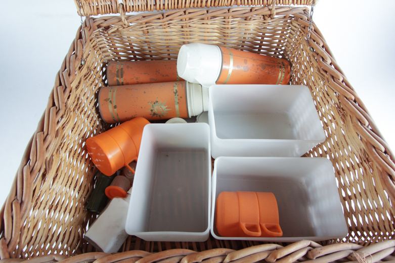 Oster Warming Servings and Picnic Accessories