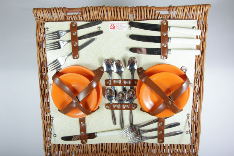 Oster Warming Servings and Picnic Accessories