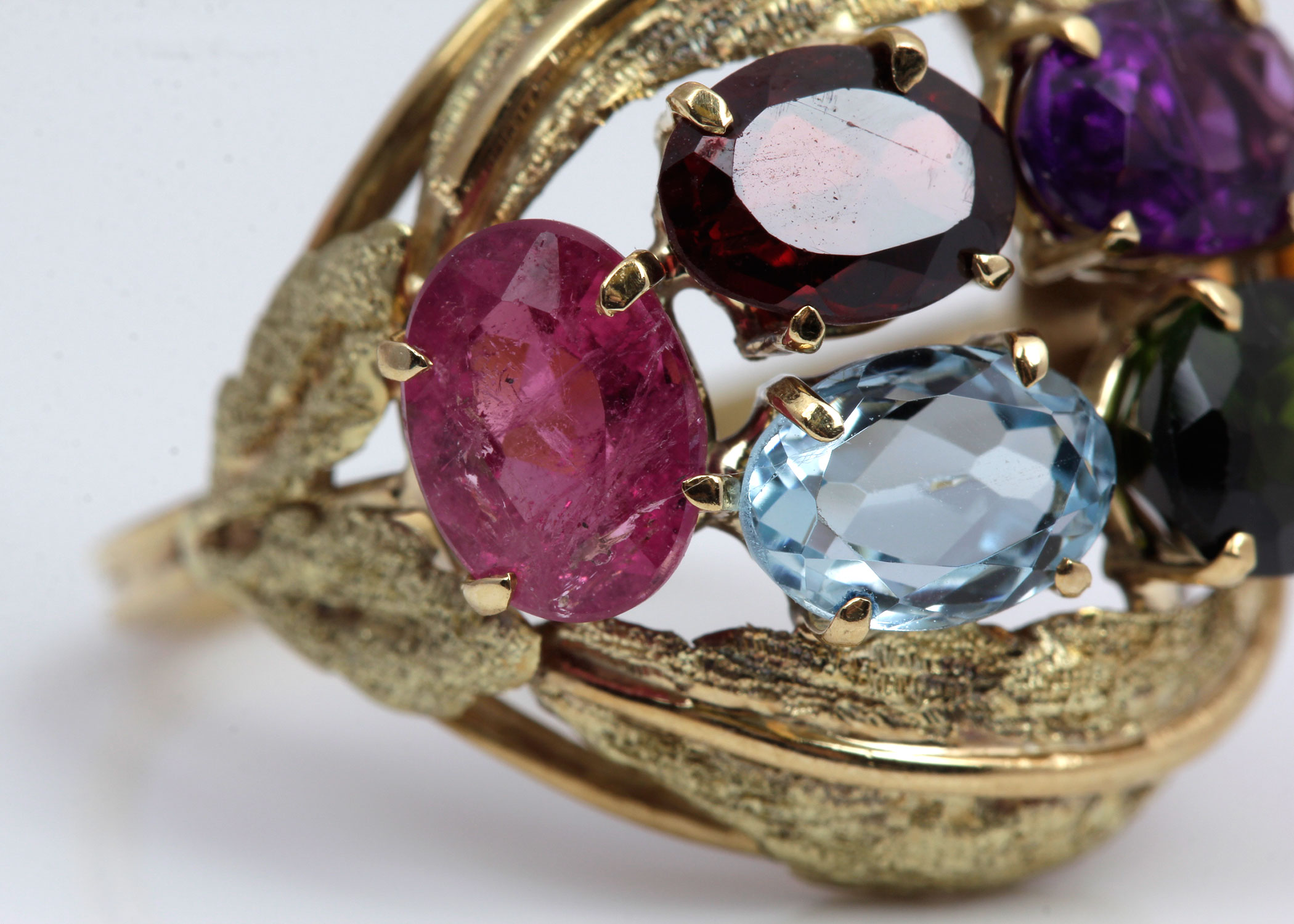 18K Yellow Gold Gemstone Ring