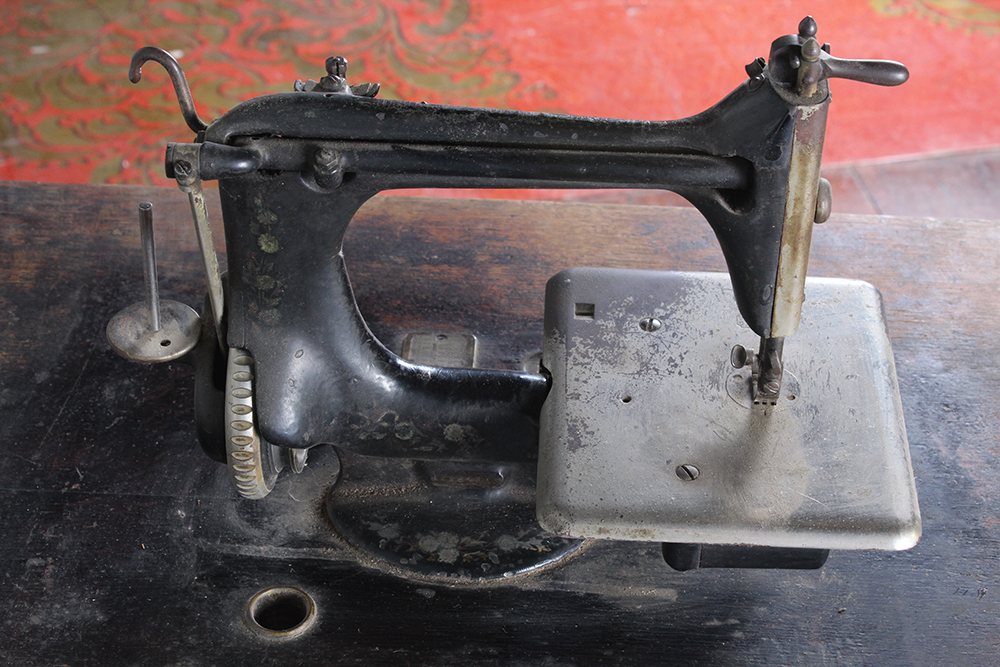 Antique Singer Sewing Machine Table